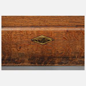 Dreitüriger Rollschrank