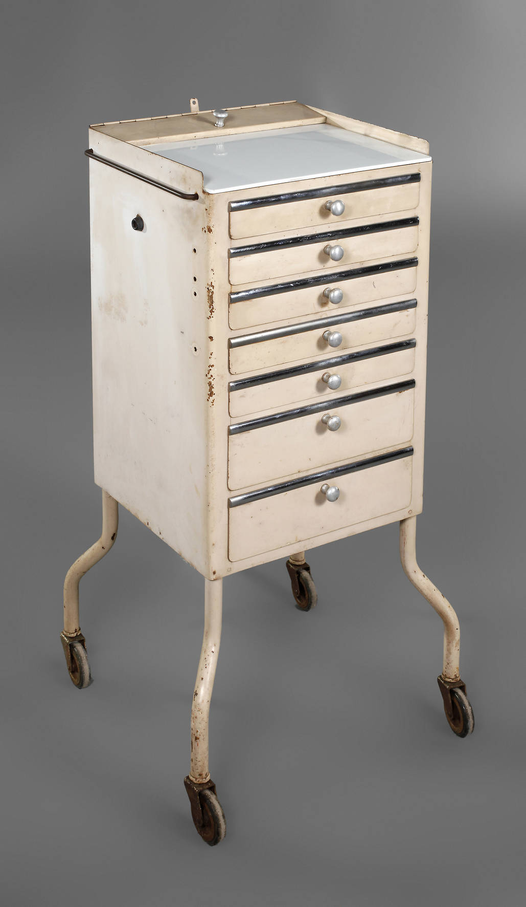 Zahnarzt-Instrumentenschrank