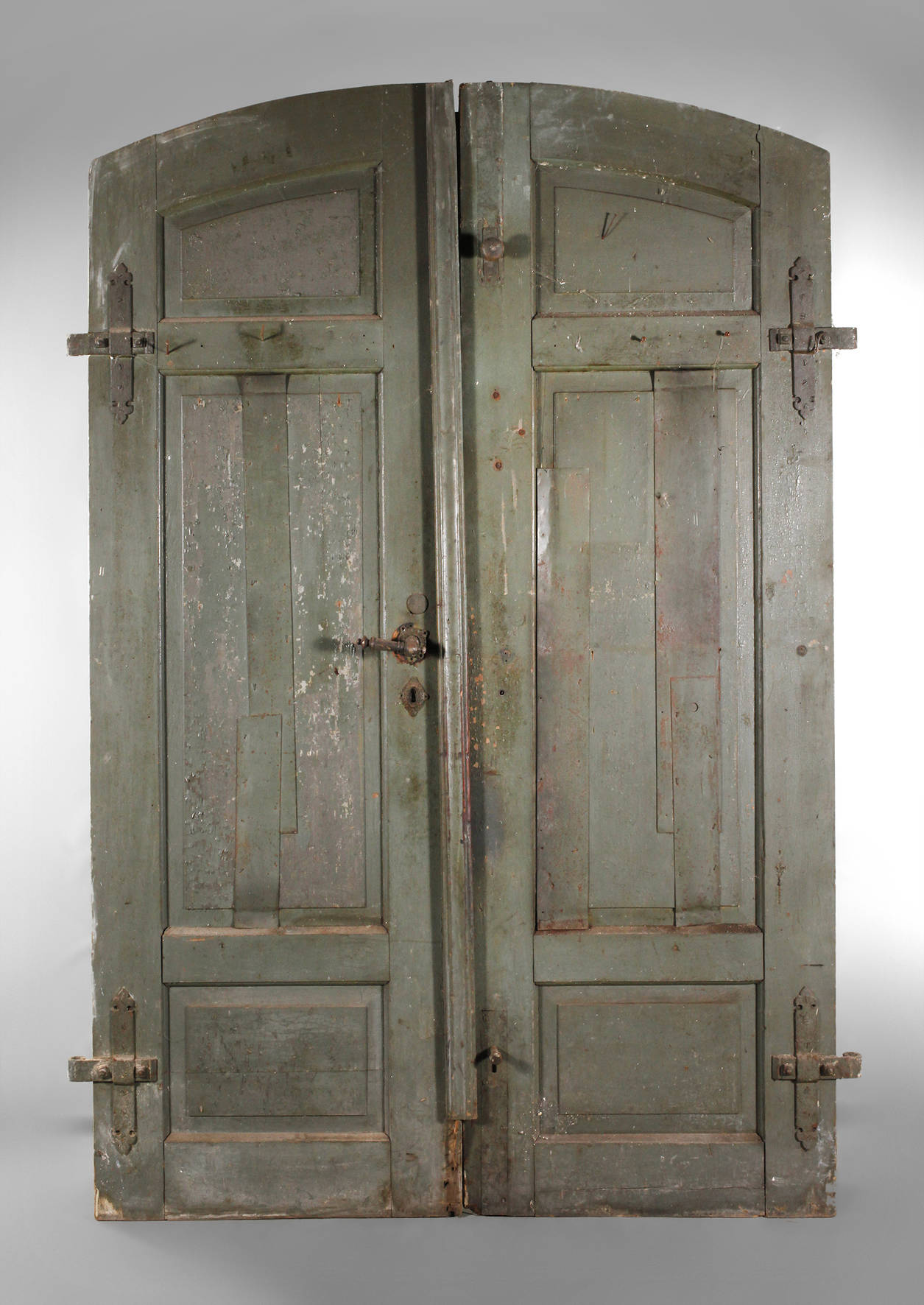 Schwere Eingangstür
