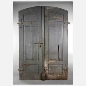 Schwere Eingangstür