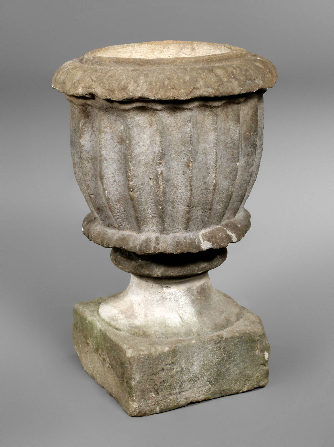 Barocke Gartenamphore