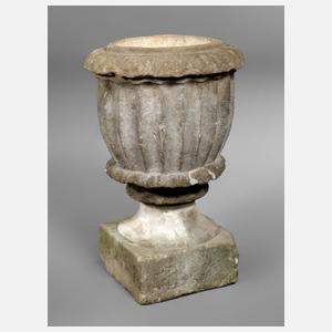 Barocke Gartenamphore