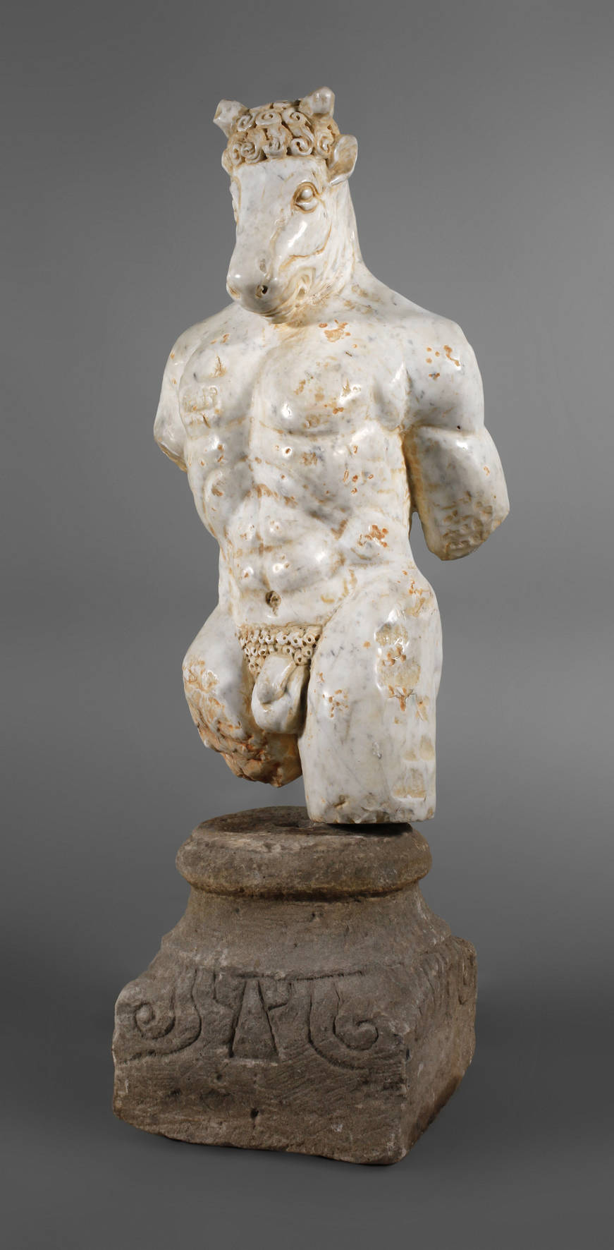 Große Gartenplastik Minotaurus