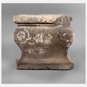 Sandsteinpostament 1690