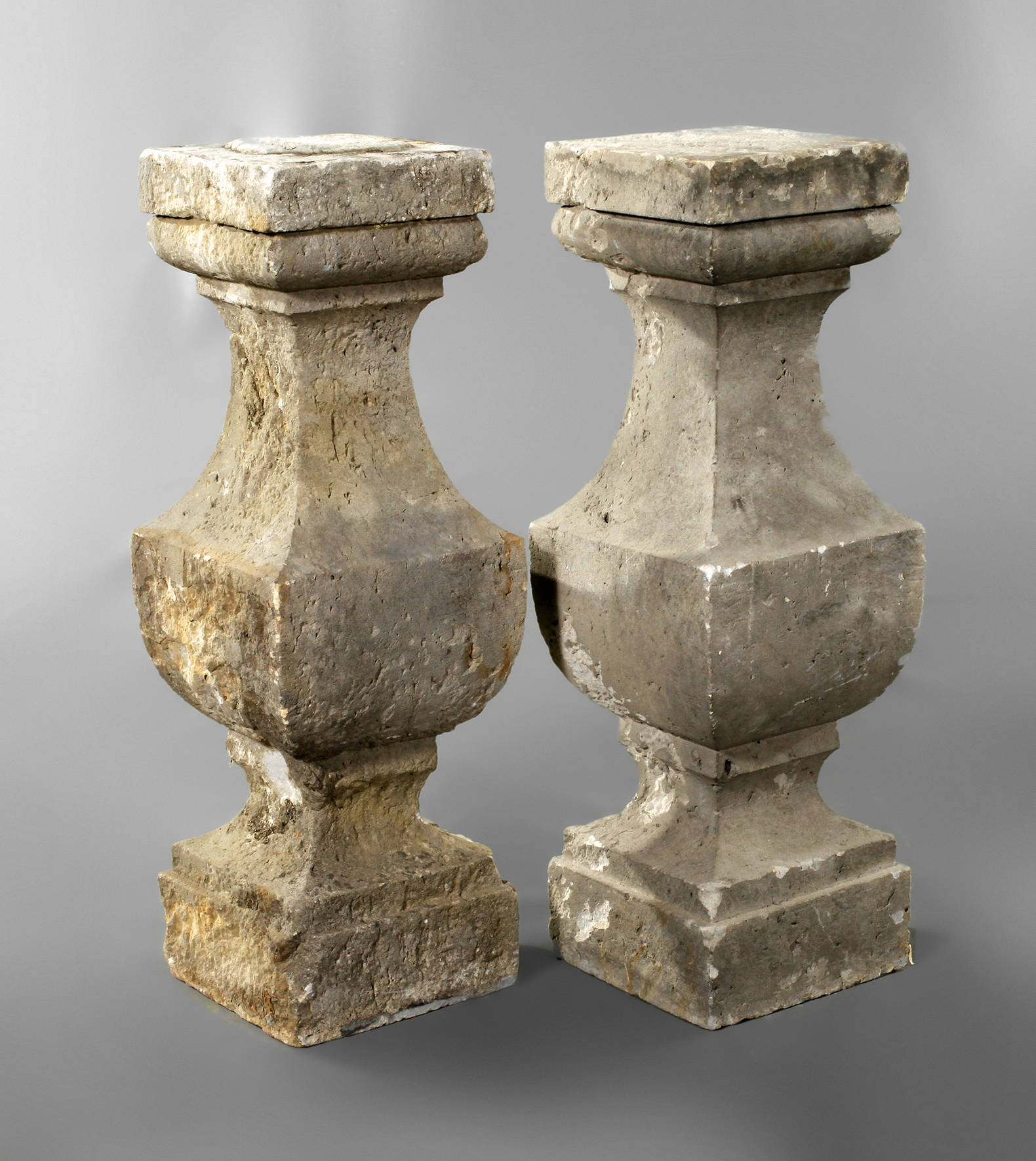 Paar Sandsteinsäulen