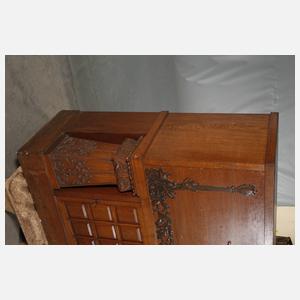 Außergewöhnlicher Sekretär