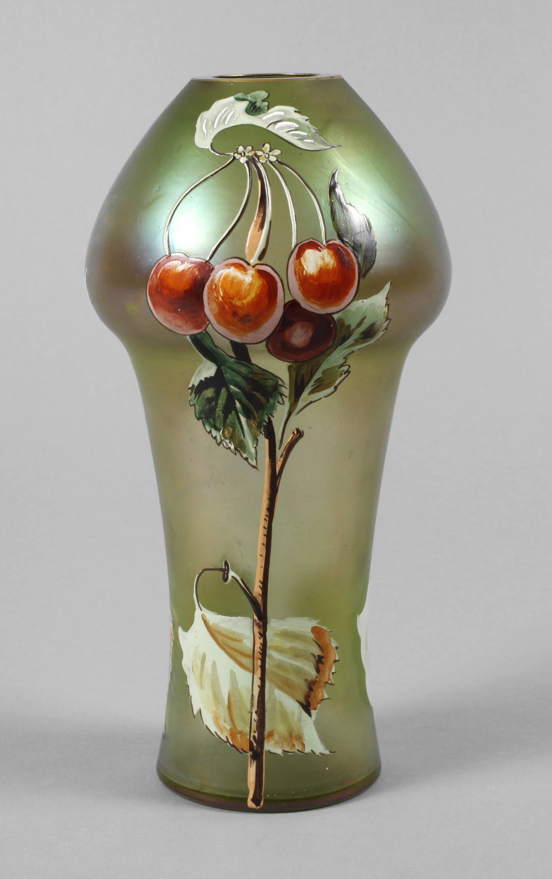 Jugendstilvase Kirschdekor