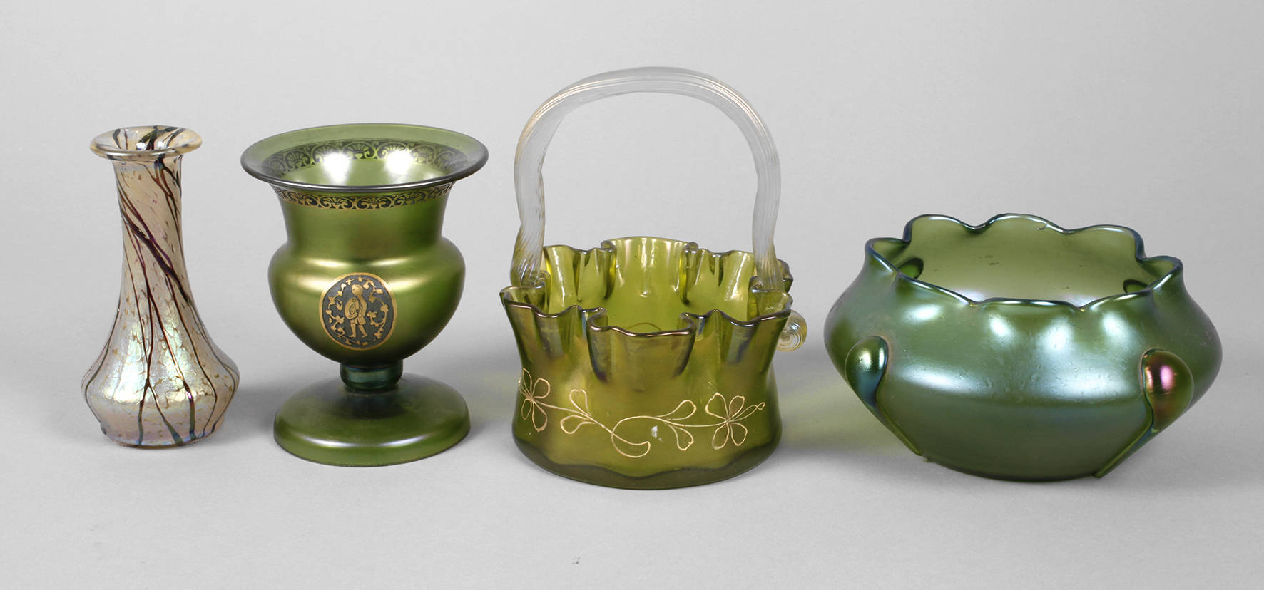 Vier Teile Jugendstilglas