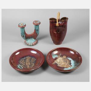 Vier Teile Holl-Keramik