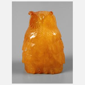 Bernsteinschnitzerei als Eule