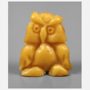 Bernsteinschnitzerei als Eule