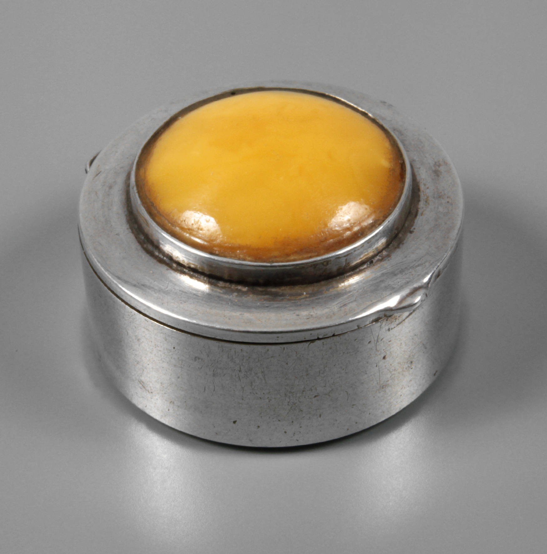 Pillendose Bernstein