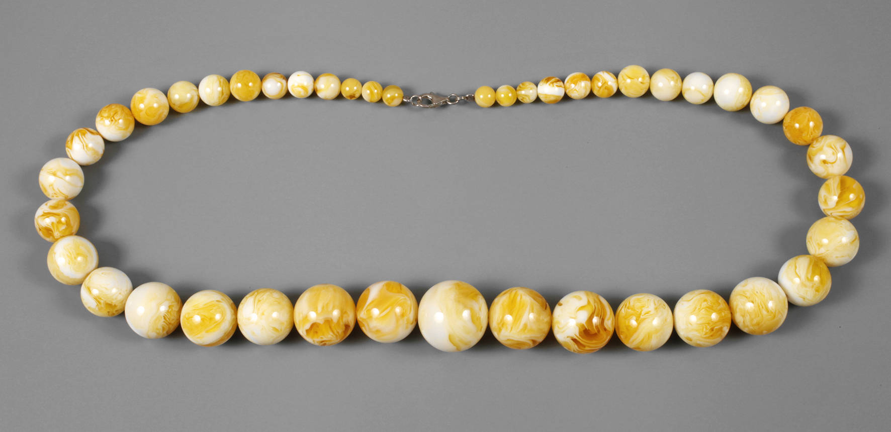 Kette Bernsteinimitat