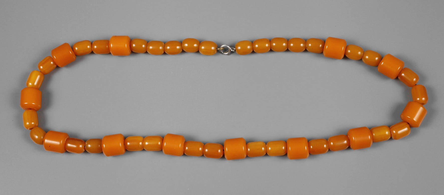 Kette Bernsteinimitat