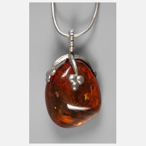 Bernsteinanhänger mit Silberkette