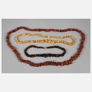 Drei Naturbernsteinketten