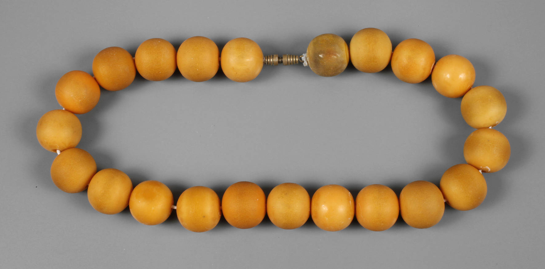 Kette Bernsteinimitat