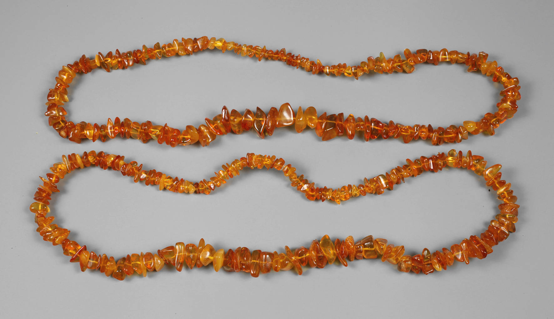 Zwei Bernsteinketten