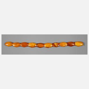 Armband aus sechseckigen Bernsteincabochons