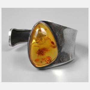 Armspange um 1970 mit Bernstein