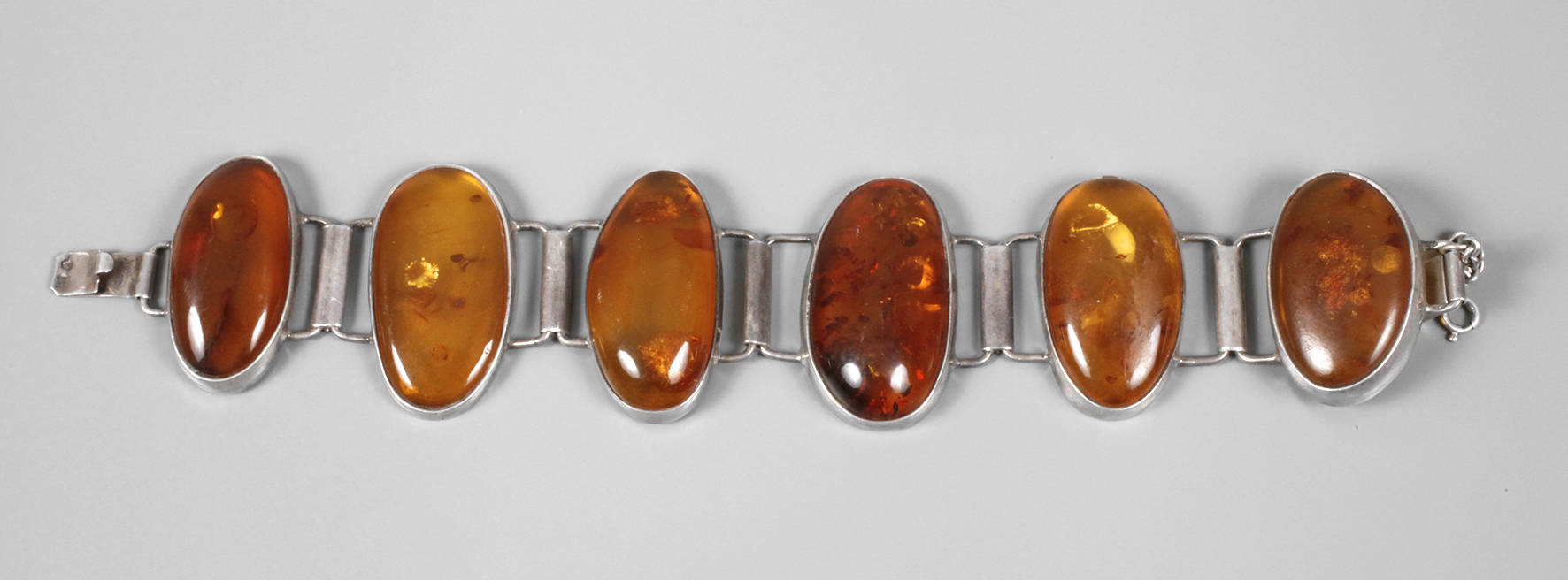 Großes Silberarmband mit Bernstein