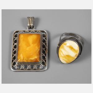 Zwei Teile Silber mit Bernstein