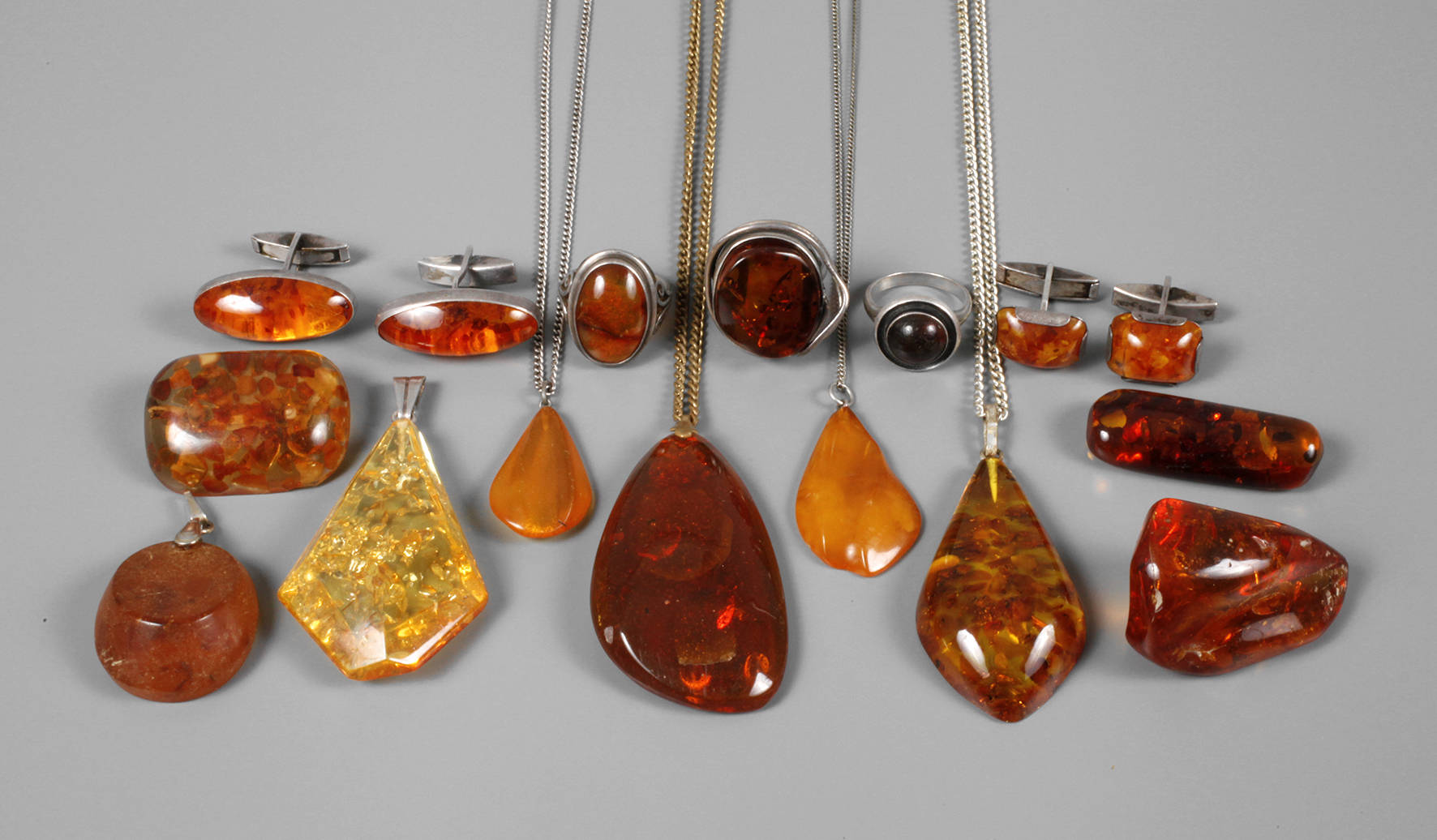 Konvolut Bernsteinschmuck