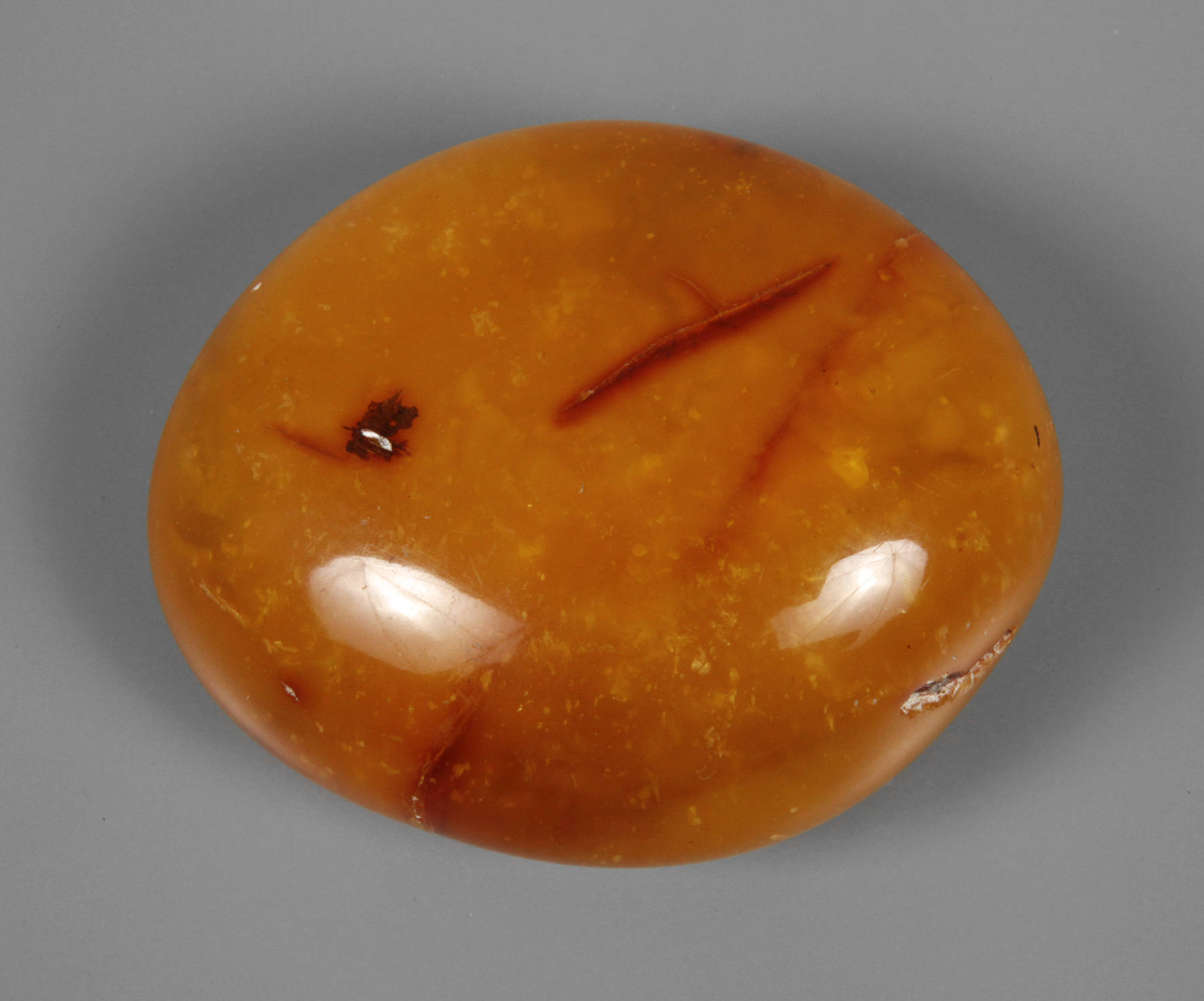 Geschliffener Bernstein