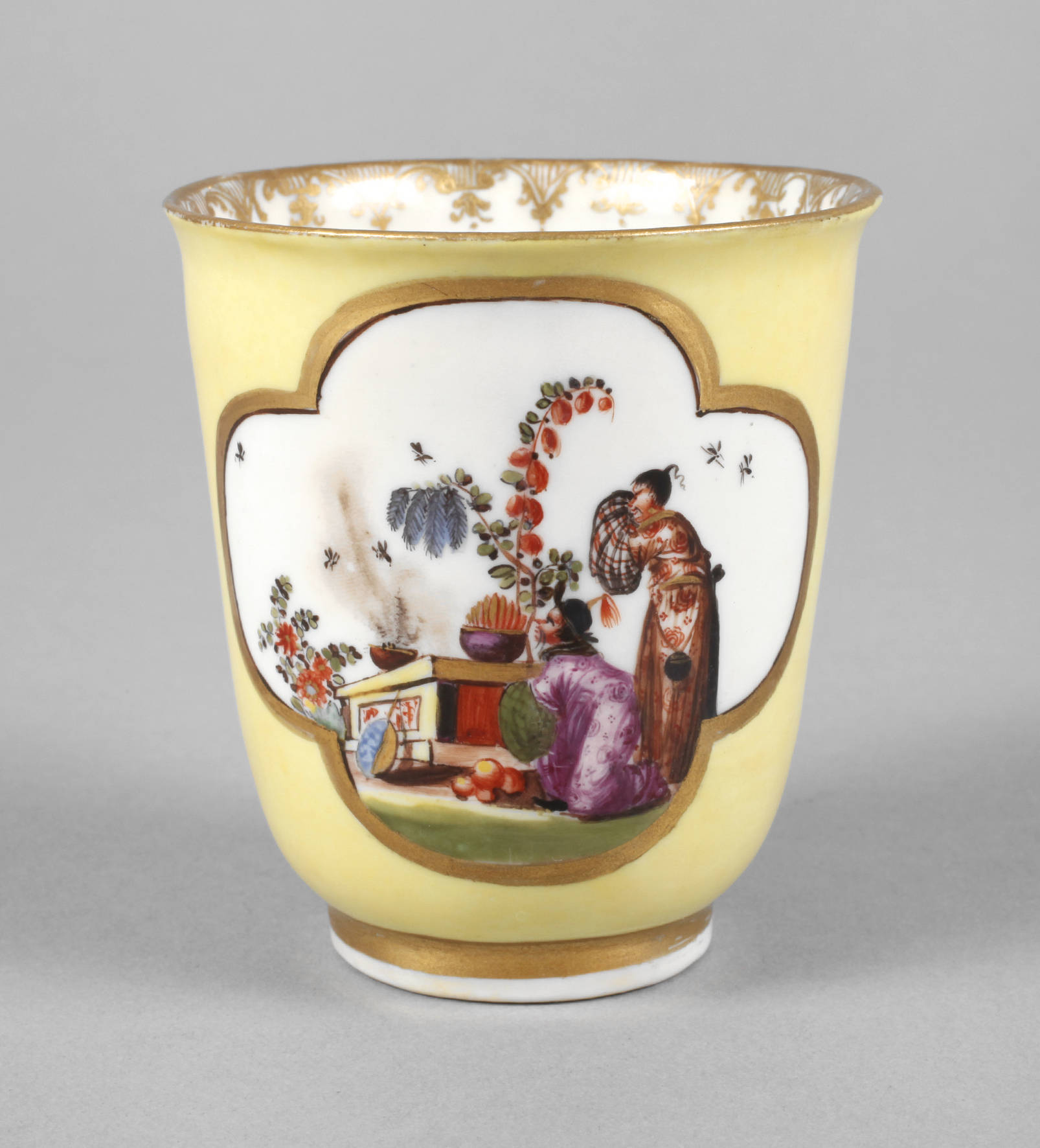 Meissen Koppchen mit Chinoiserien