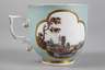 Meissen Tasse mit Kauffartheiszenen