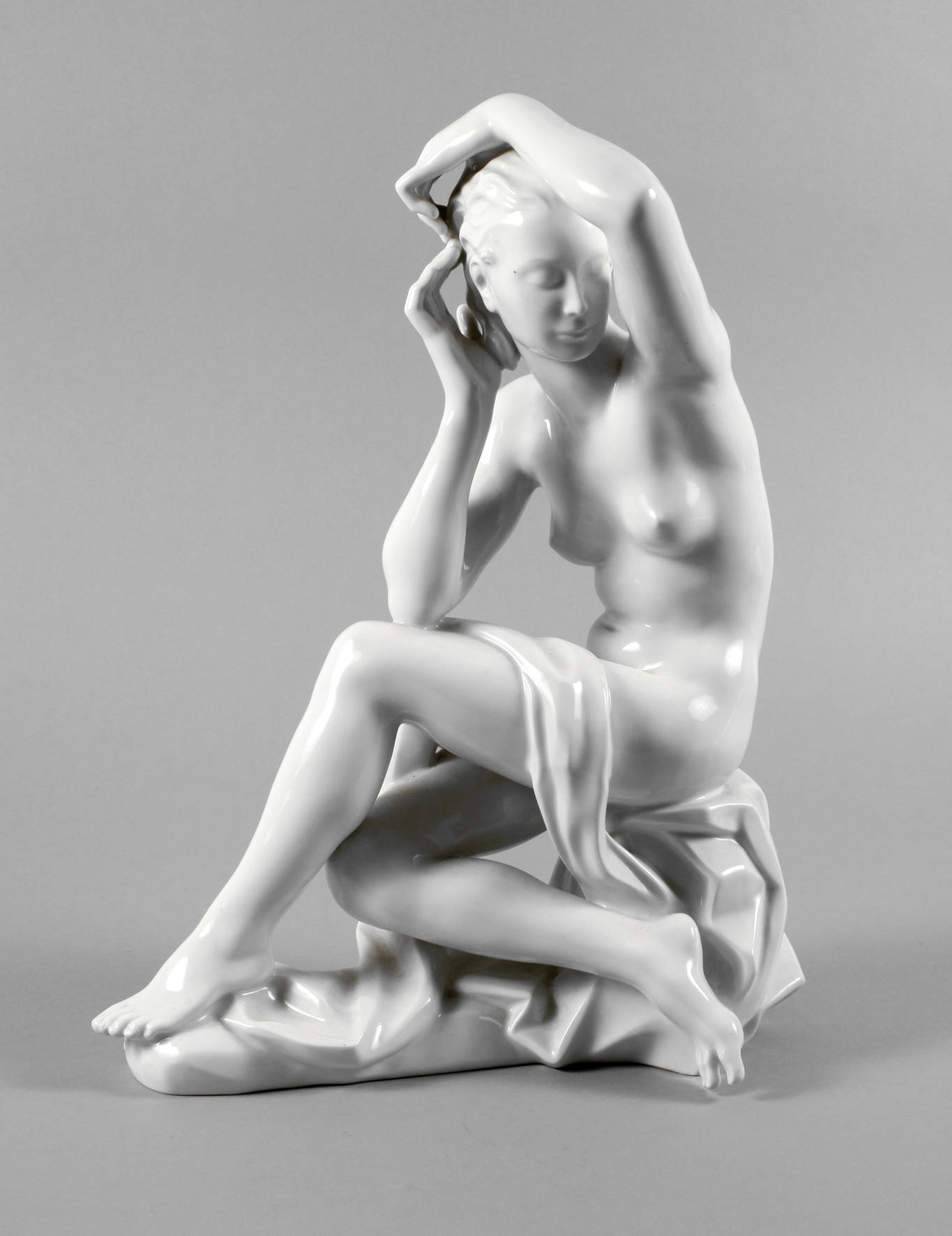 Augarten Wien große Skulptur ”Nach dem Bade”
