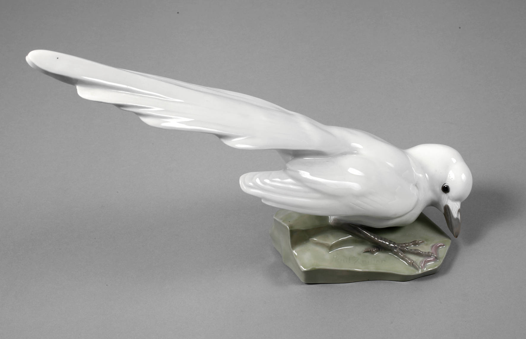 Heubach Elster mit Regenwurm