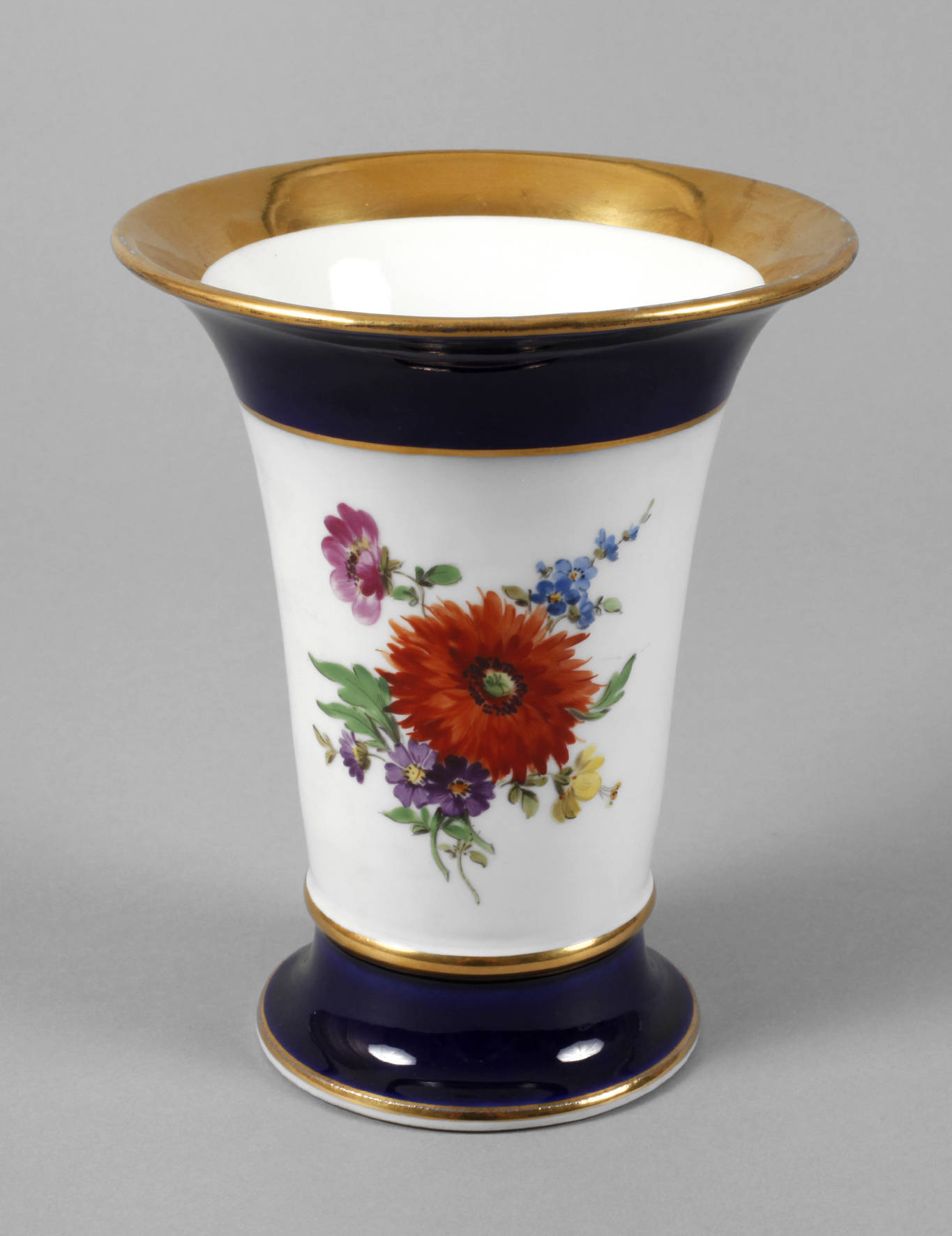 Meissen Trichtervase mit Kobaltrand