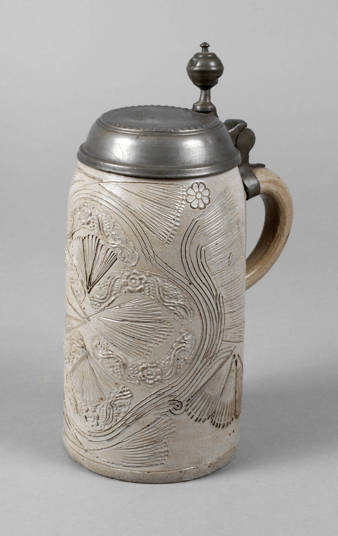 Westerwälder Steinzeug-Walzenkrug