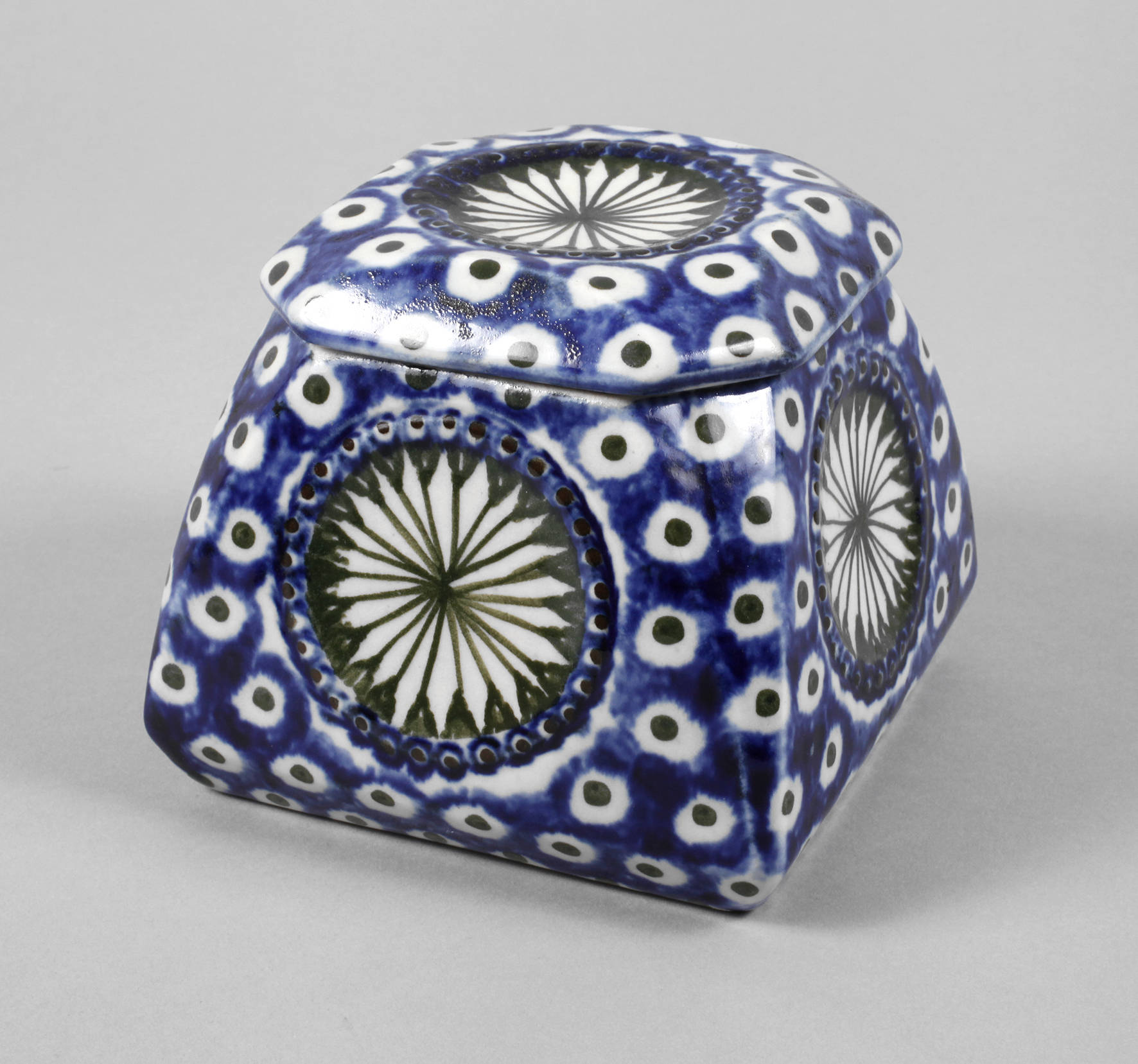 Bunzlau Deckeldose Pfauenaugendekor