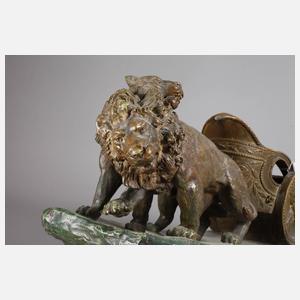 Große Tierplastik Löwenpaar mit Streitwagen