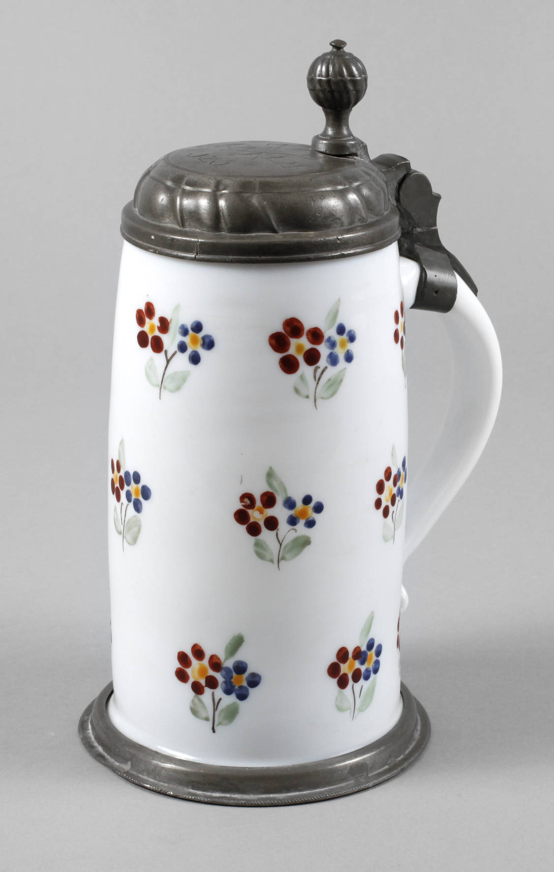 Milchglaskrug der Brauer