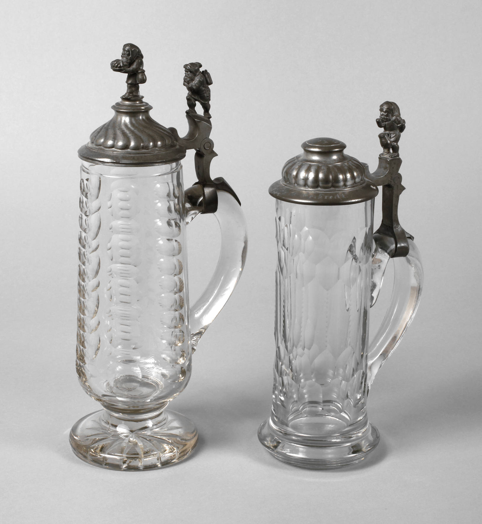 Zwei Zwergenkrüge Historismus