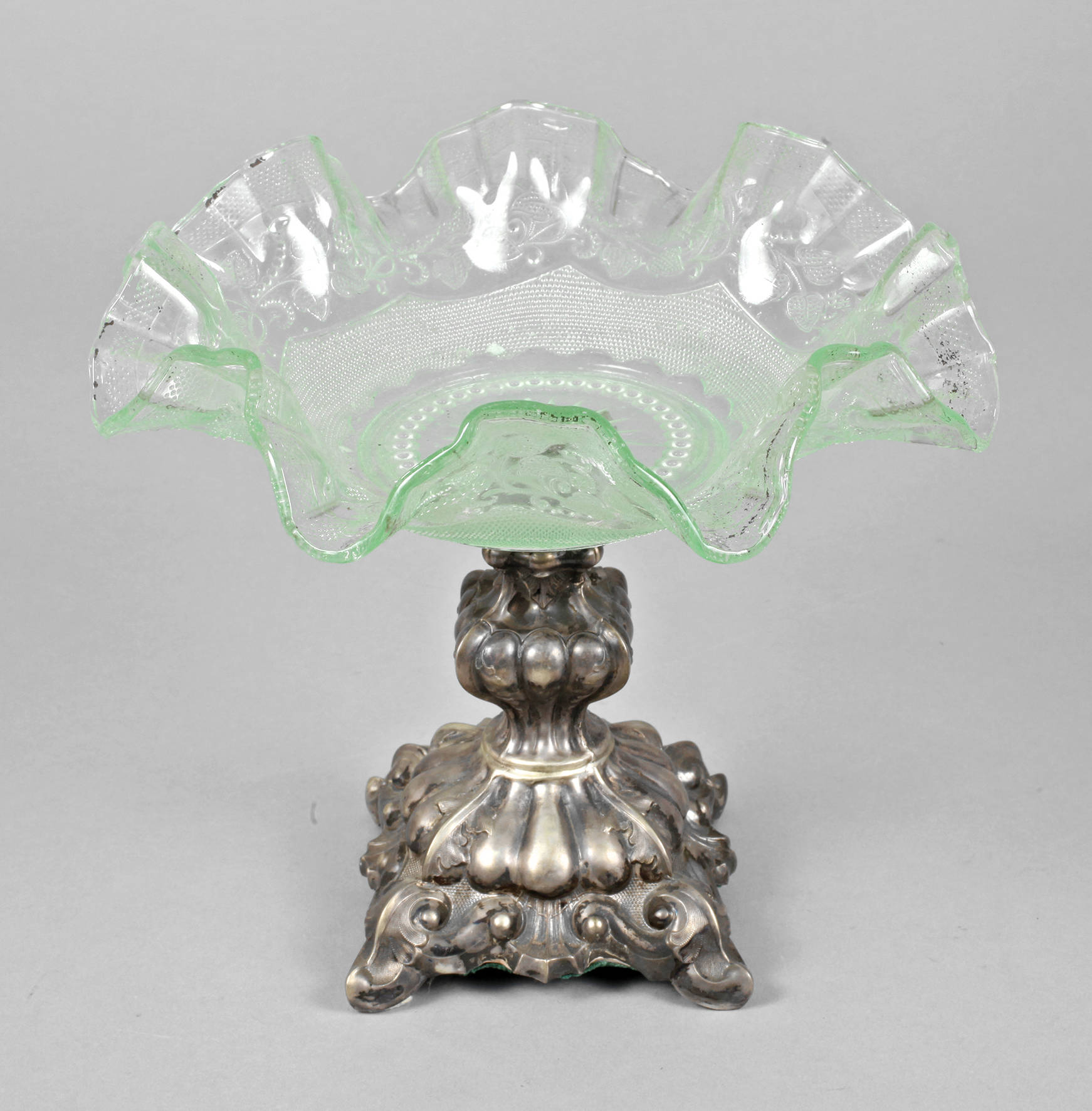 Tazza mit Silberfuß