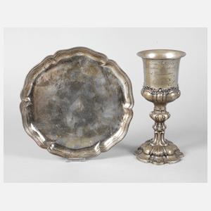Silberpokal und Silbertablett