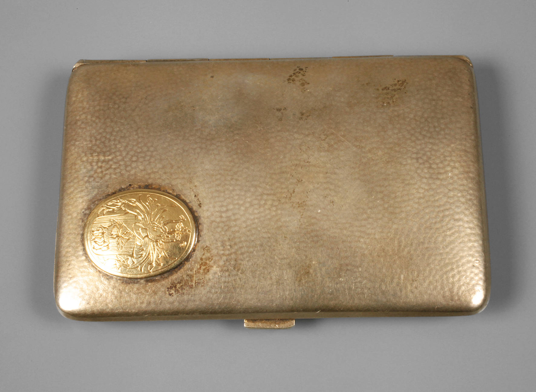 Zigarettenetui aus Adelsbesitz