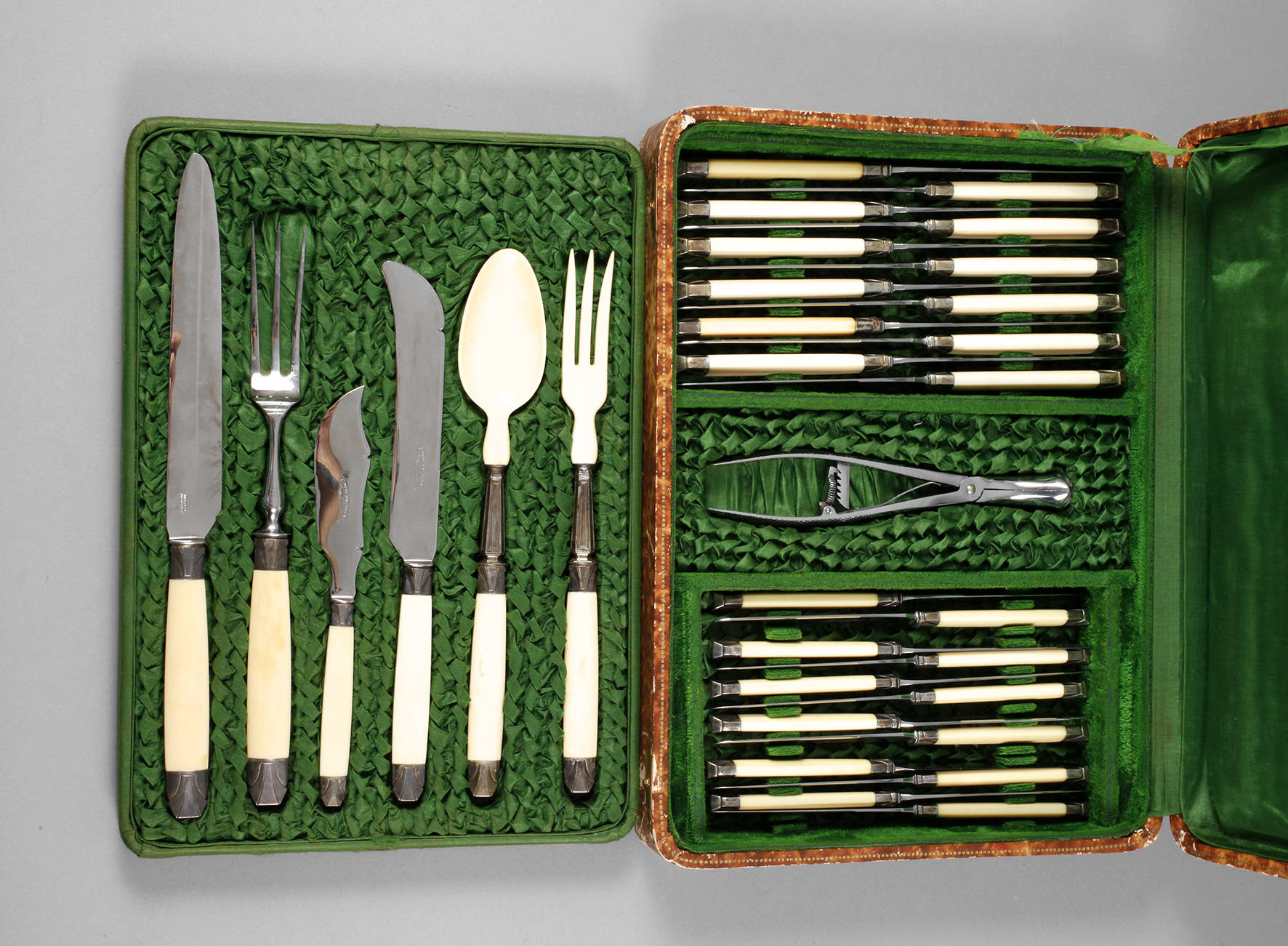 Frankreich Besteckkasten