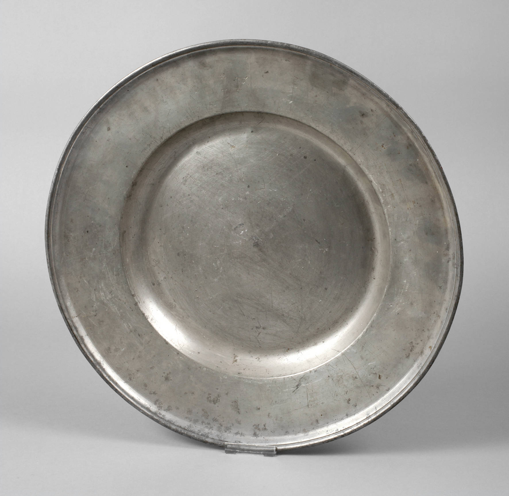 Großer Breitrandteller Zinn