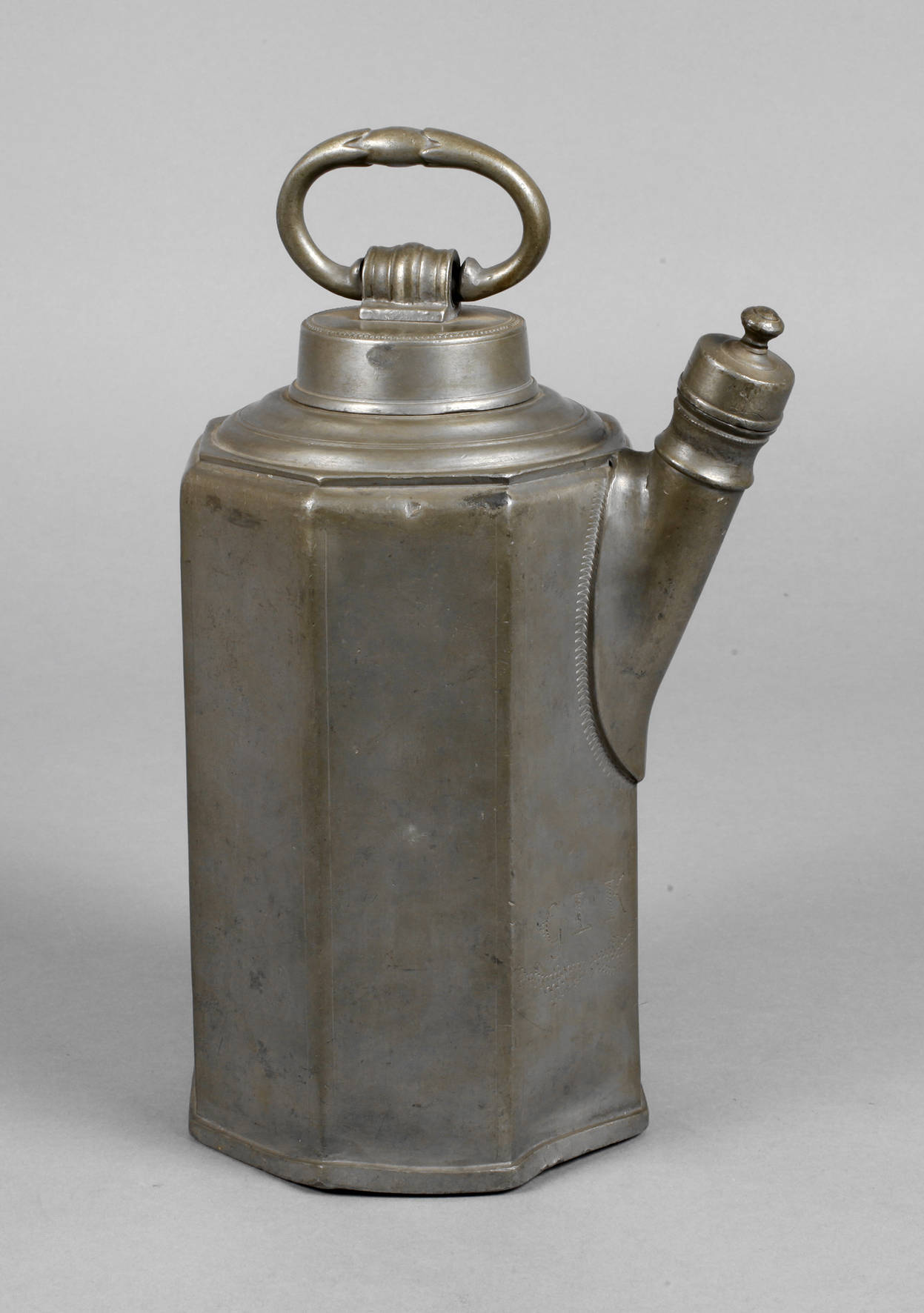 Kräftige 8-Kant-Schraubflasche