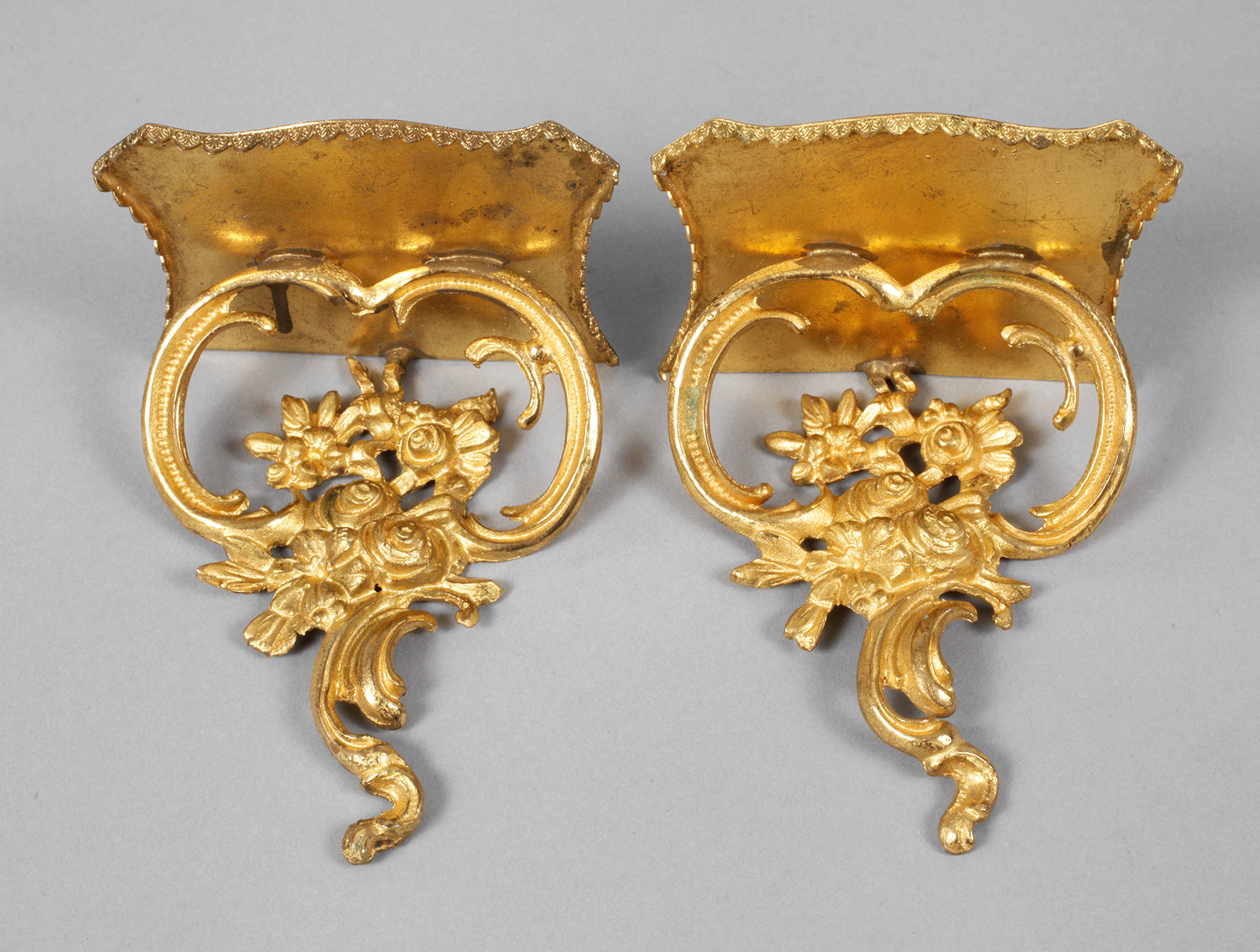 Paar Miniaturkonsolen