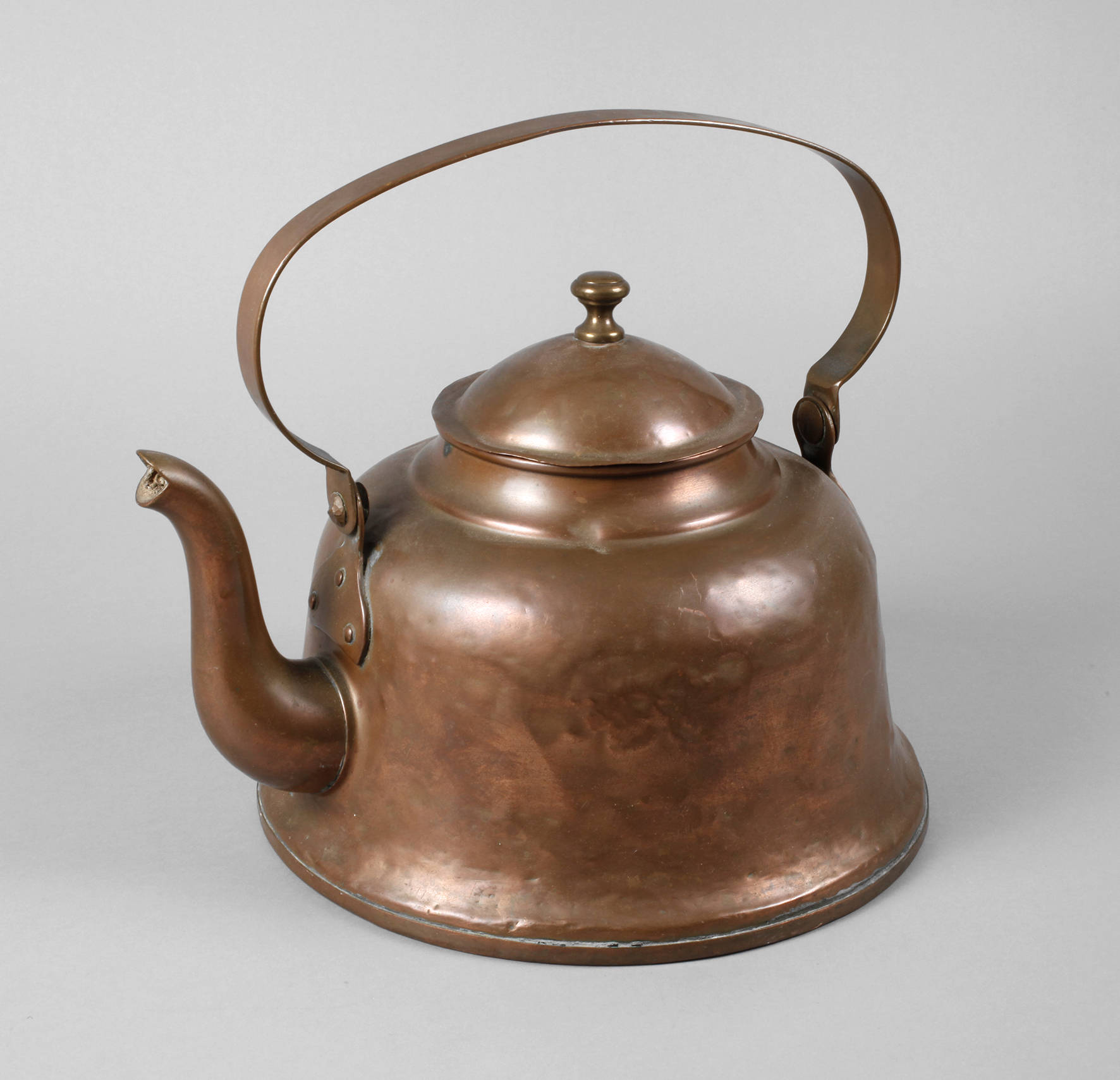 Große Kupferkanne