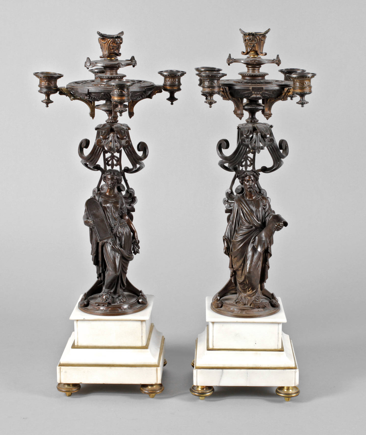 Paar große figürliche Girandolen