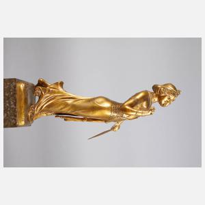 Jaeger, Schwerttänzerin