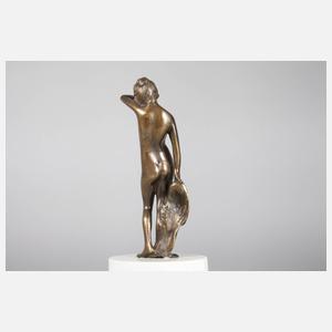 Stehender Mädchenakt