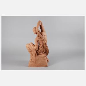 Joe Descomps, kniender Akt